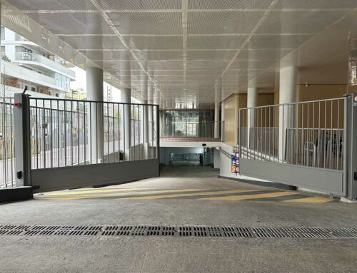 Installation d’un portail motorisé et portes basculantes