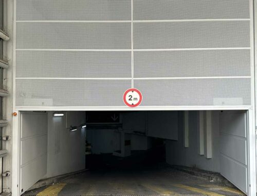 Installation porte automatique battante à Joinville-le-Pont : remplacement d’une porte grand format