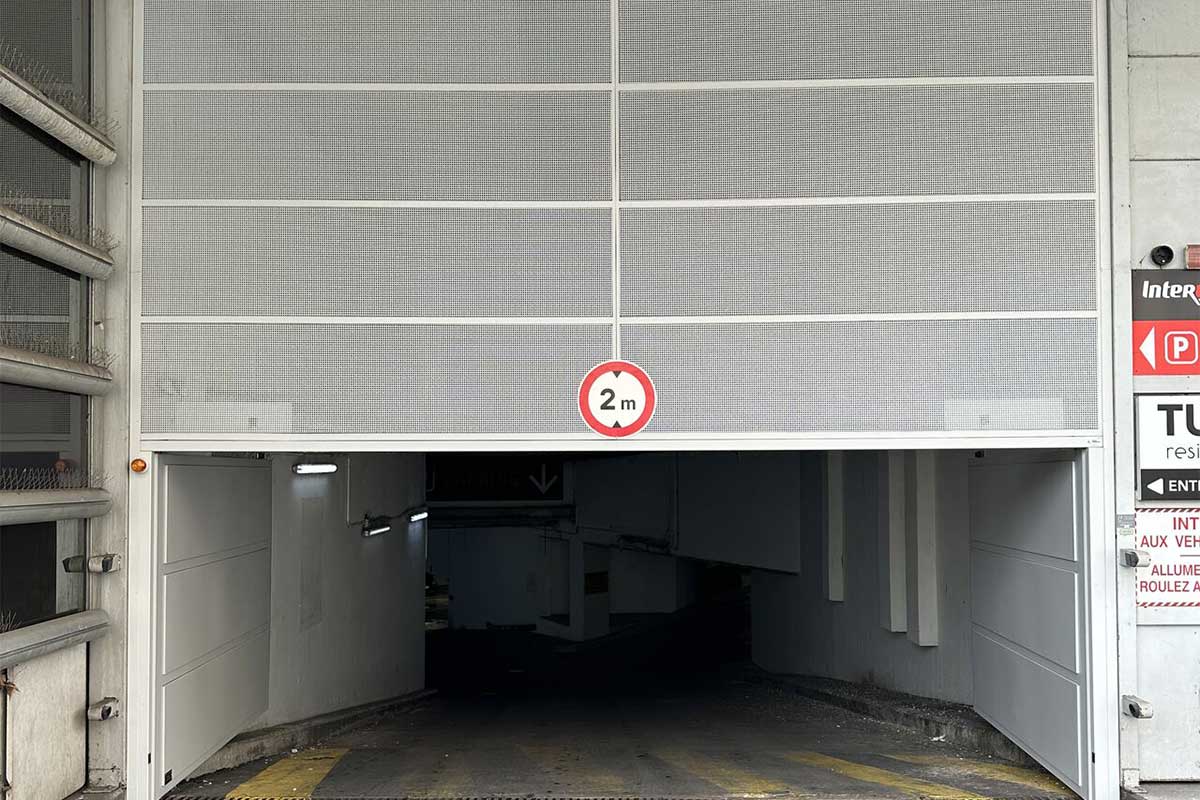 SERFA-Installation-porte-automatique-battante-à-Joinville-le-Pont-remplacement-dune-porte-grand-format | SERFA 1982